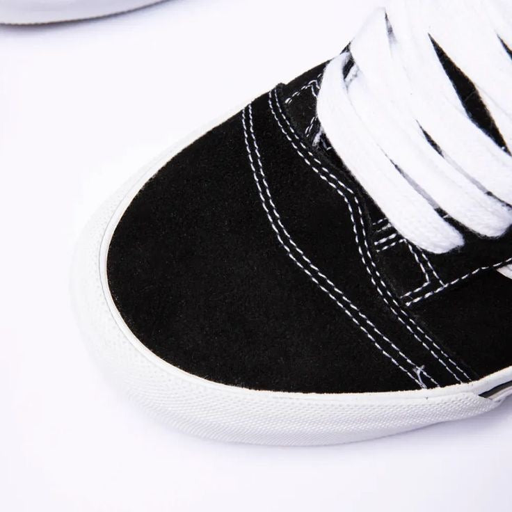 Knu Skool Black True White